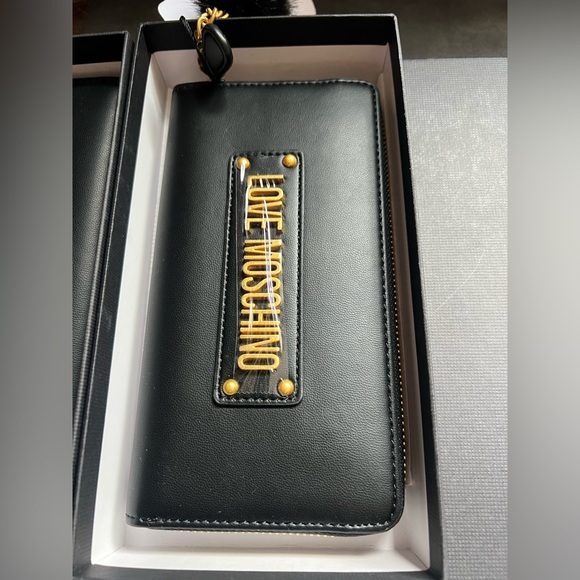 MOSCHINO LONG BLACK WALLET BRAND NEW - Picture 1 of 6